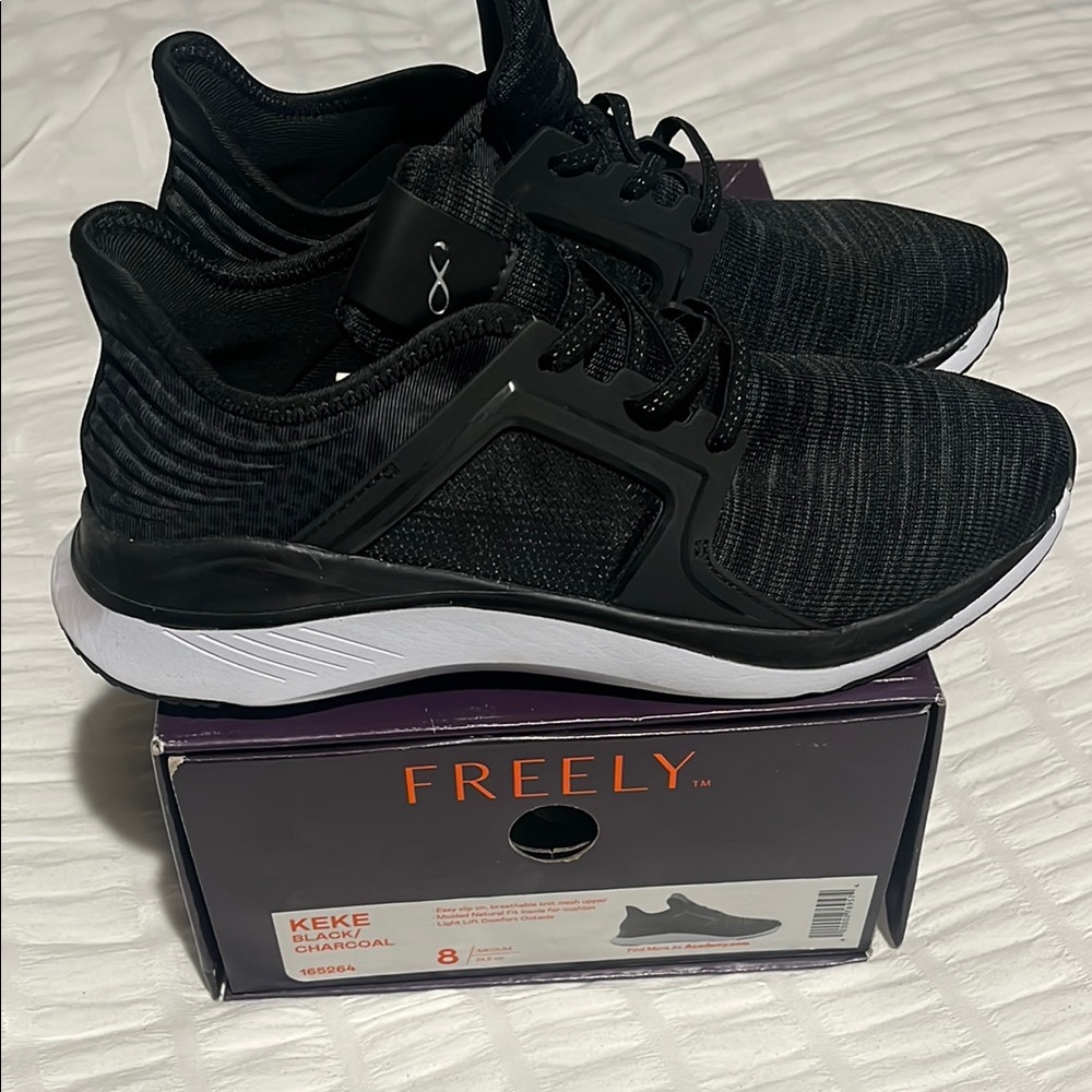 Women’s  Black Athletic Shoes